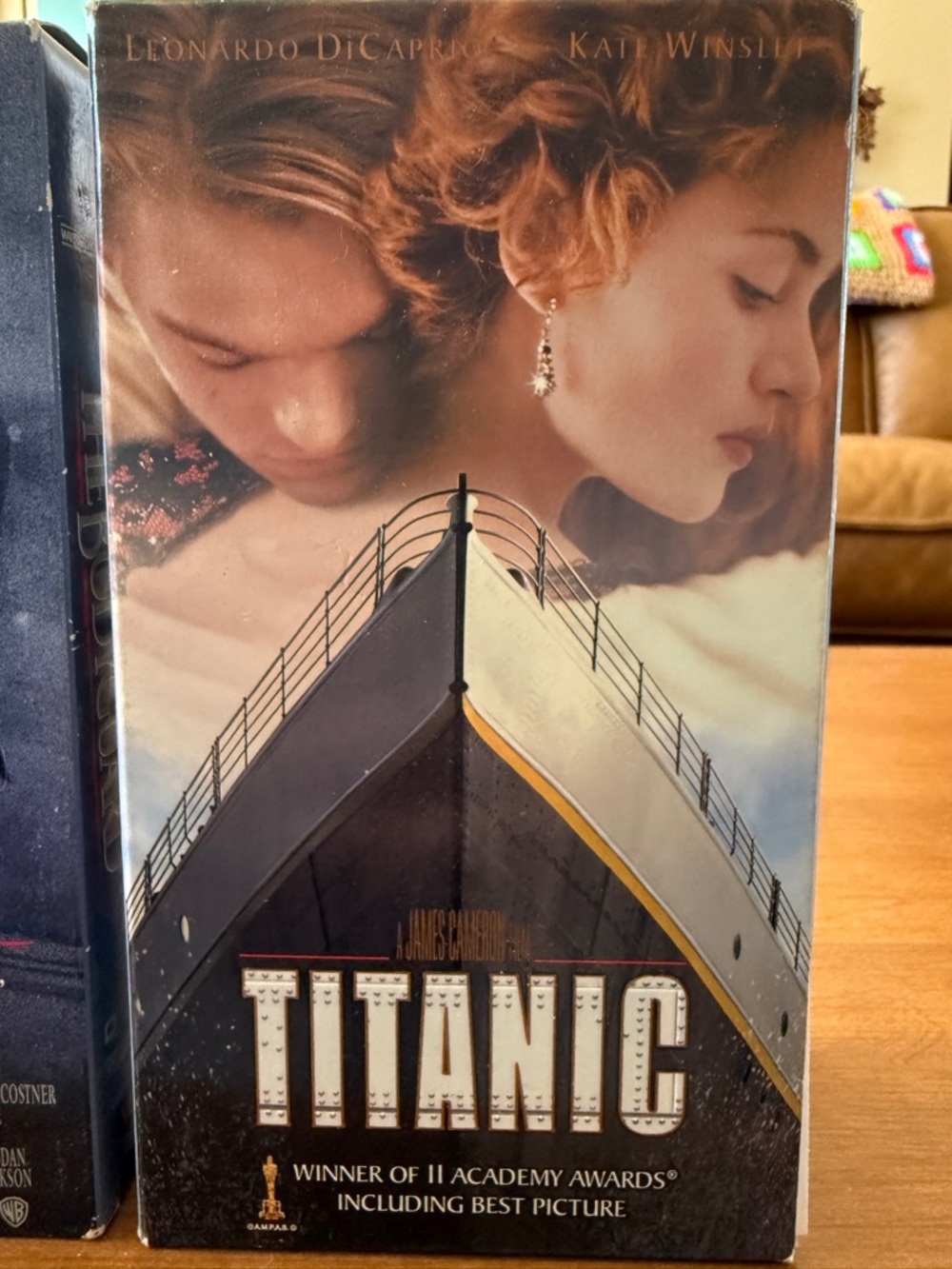 Set of 2 Vintage VHS Movie Tapes - Titanic and The Bodyguard